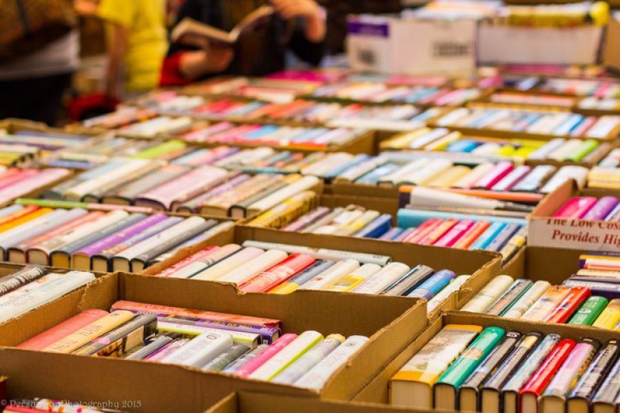 Odom Boulevard Branch Library Holiday Book Sale